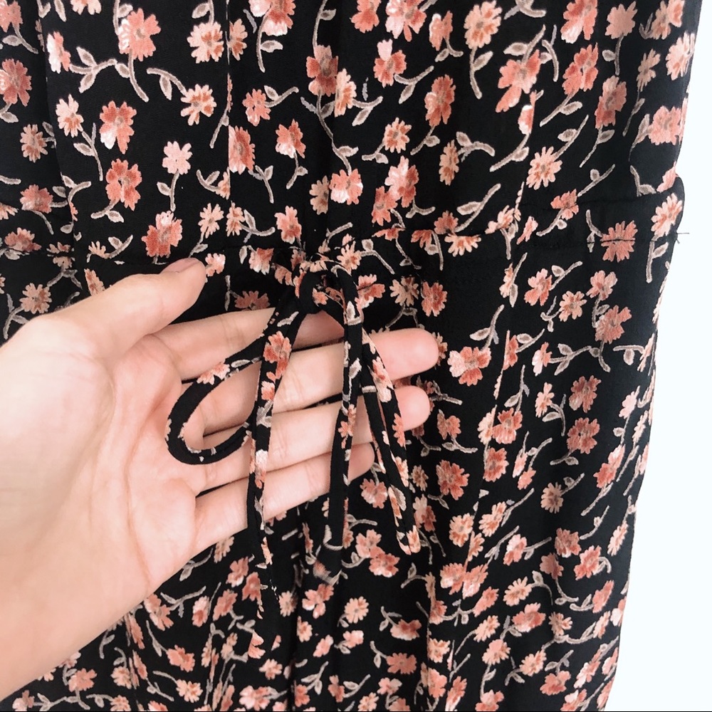 SOLD Flynn Skye Not Just A Jumper Floral Jumpsuit - Picture 4 of 7
